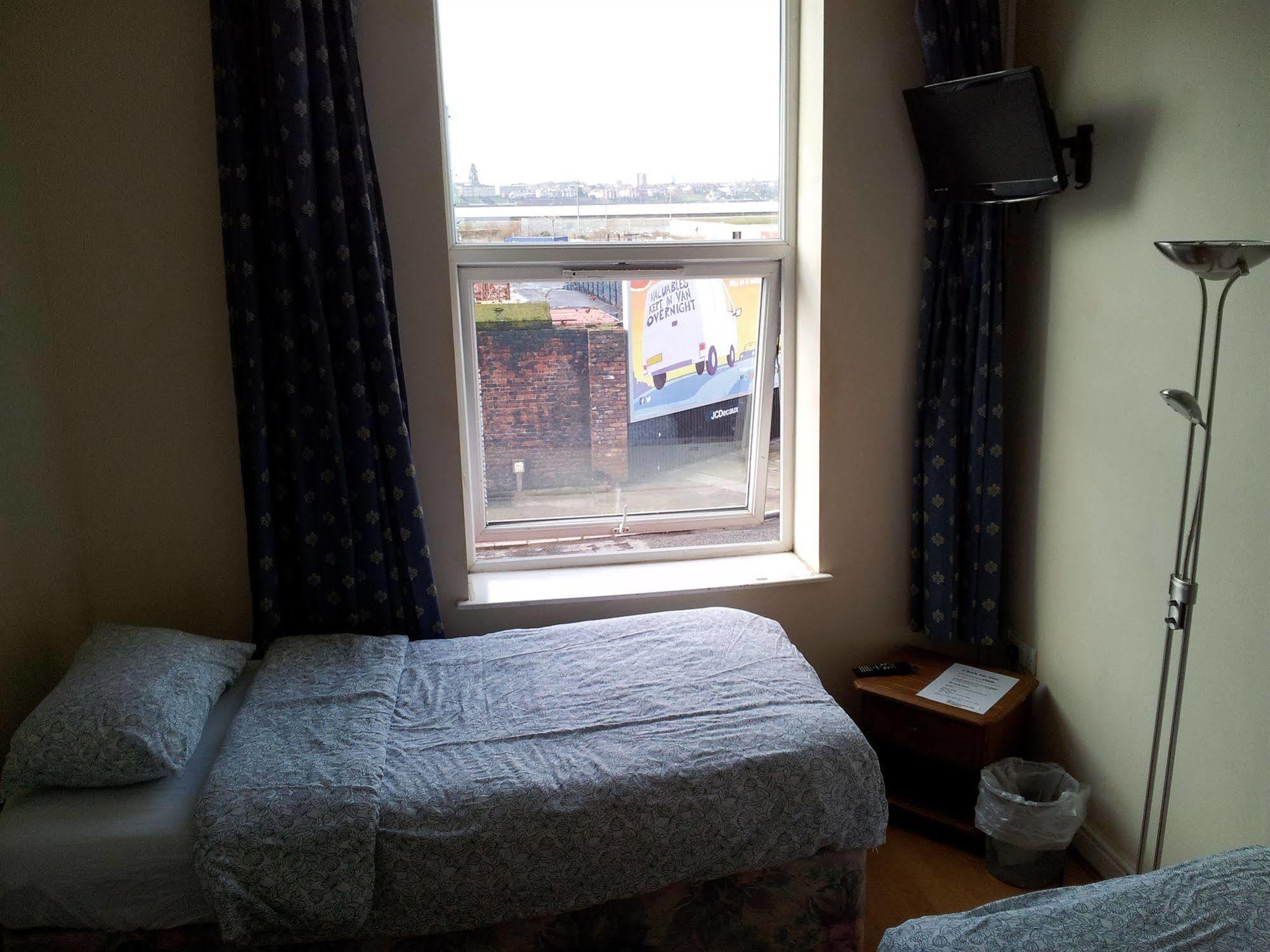 Ten Streets Bed & Breakfast Liverpool Exterior photo
